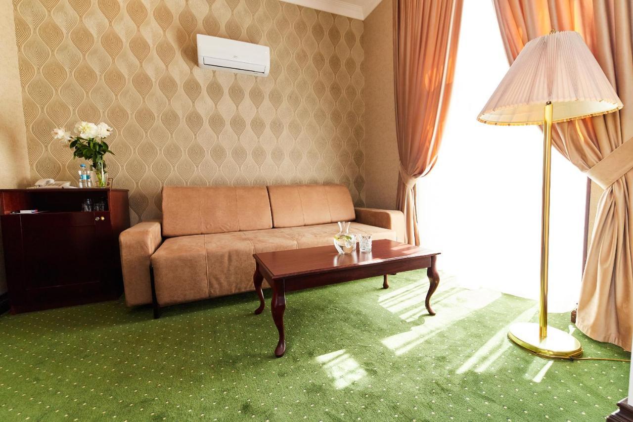 Arcadia Plaza Hotel Одеса Екстериор снимка