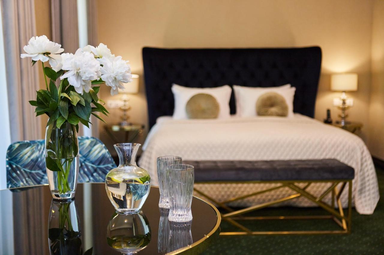 Arcadia Plaza Hotel Одеса Екстериор снимка