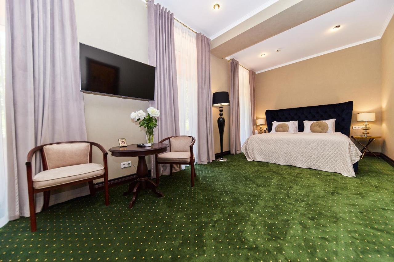 Arcadia Plaza Hotel Одеса Екстериор снимка