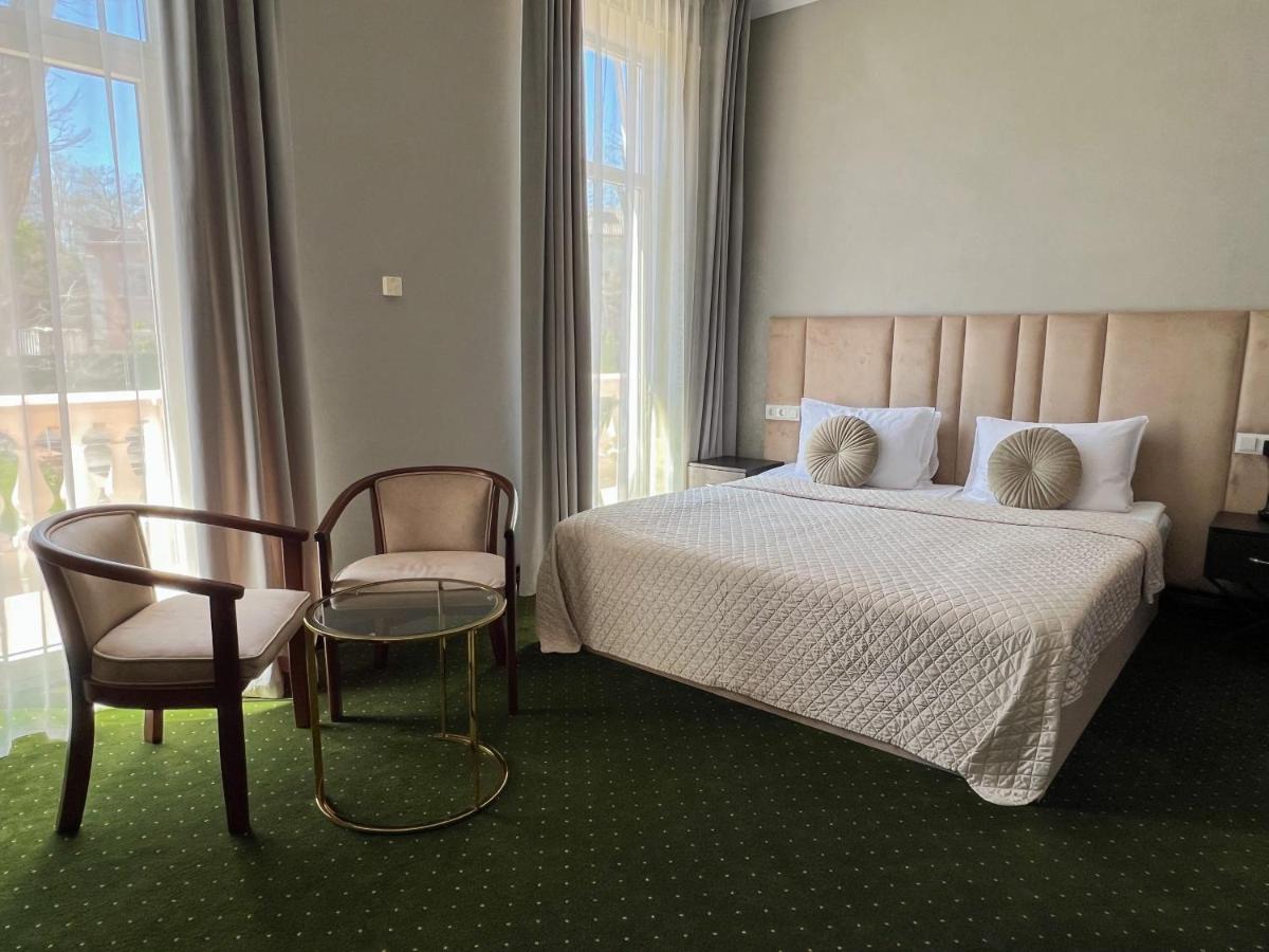 Arcadia Plaza Hotel Одеса Екстериор снимка