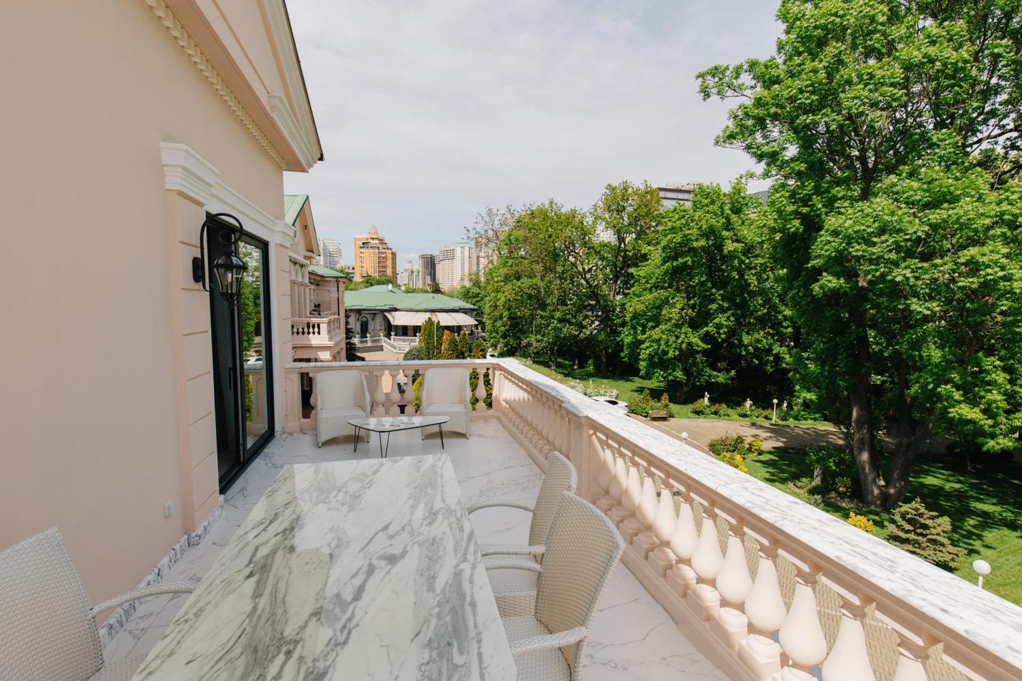 Arcadia Plaza Hotel Одеса Екстериор снимка