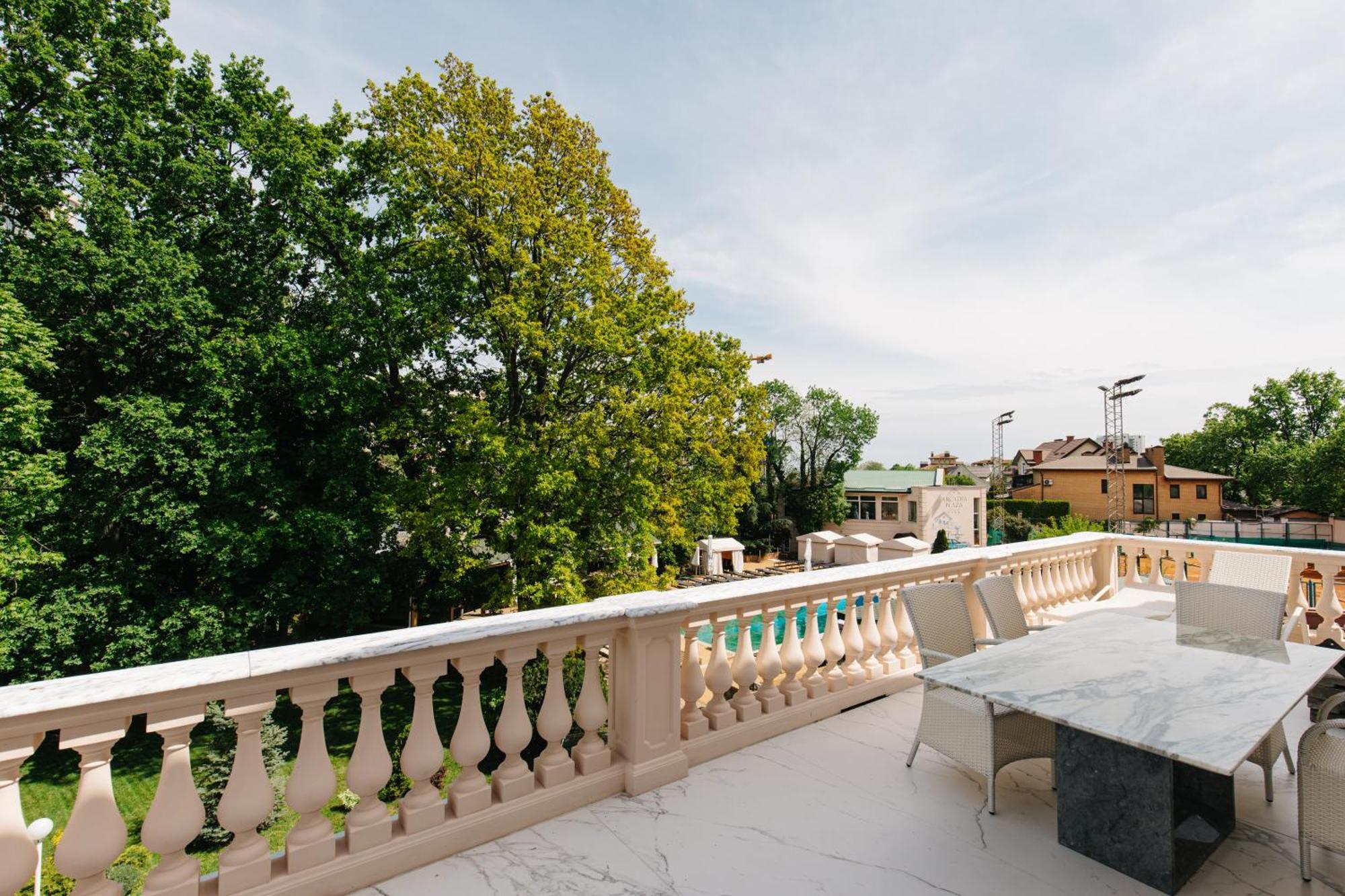 Arcadia Plaza Hotel Одеса Екстериор снимка